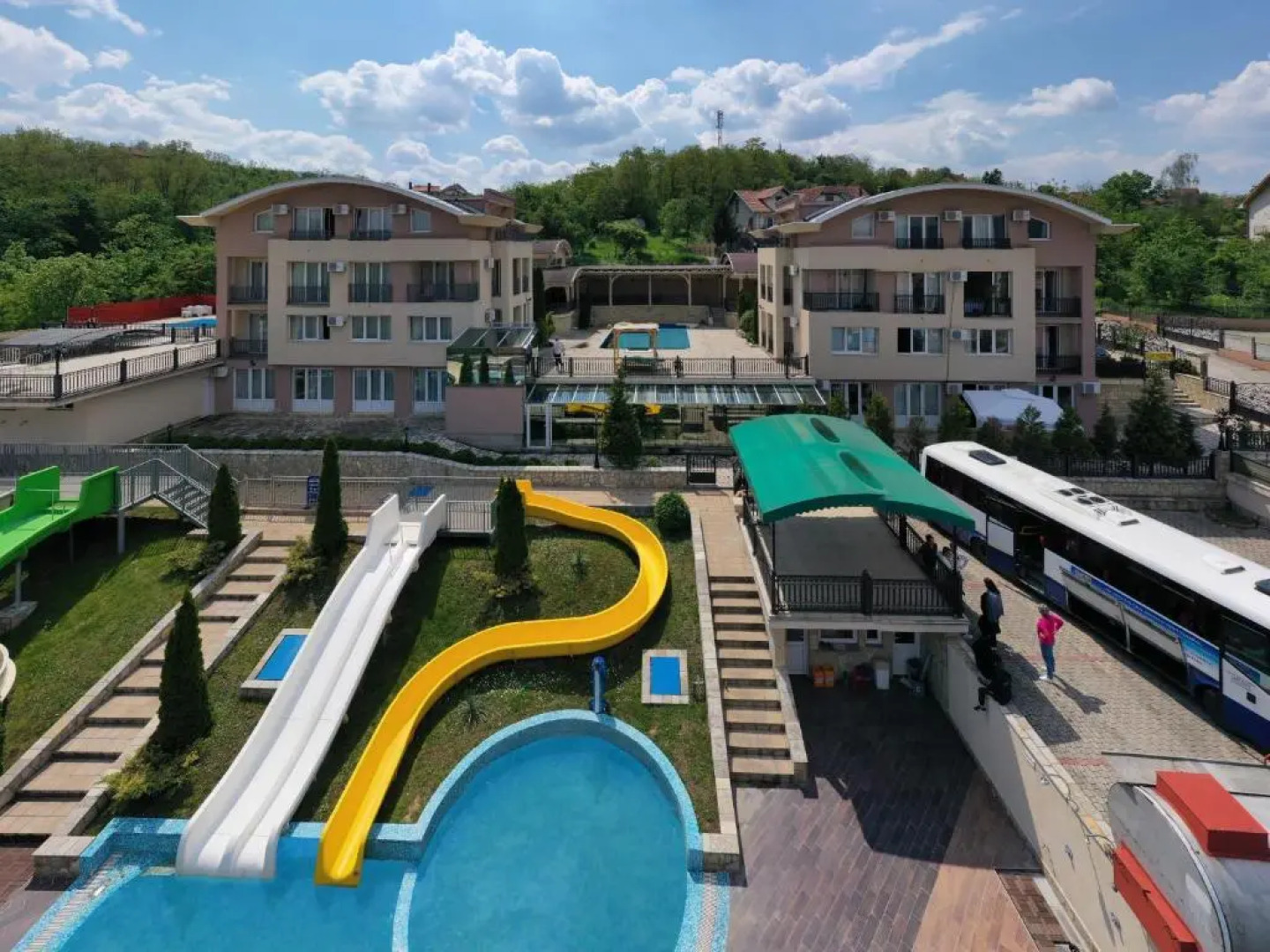 Sunny Hill Apartments & Aqua Park