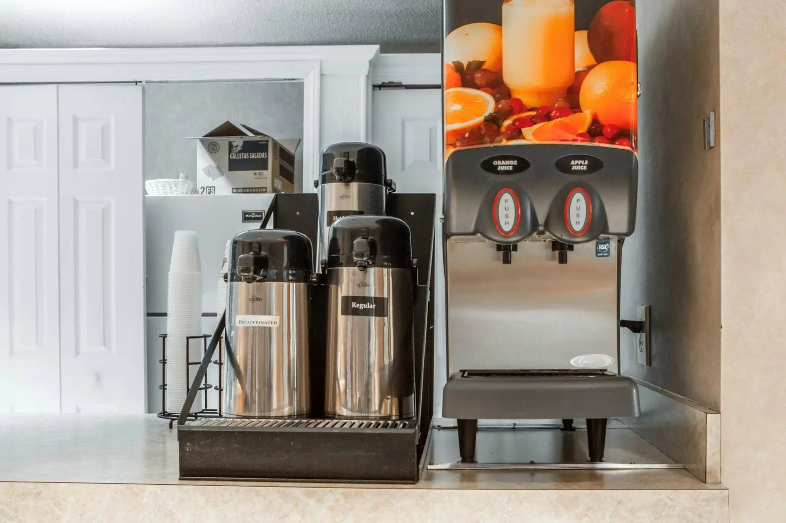 Econo Lodge Inn & Suites Knoxville East