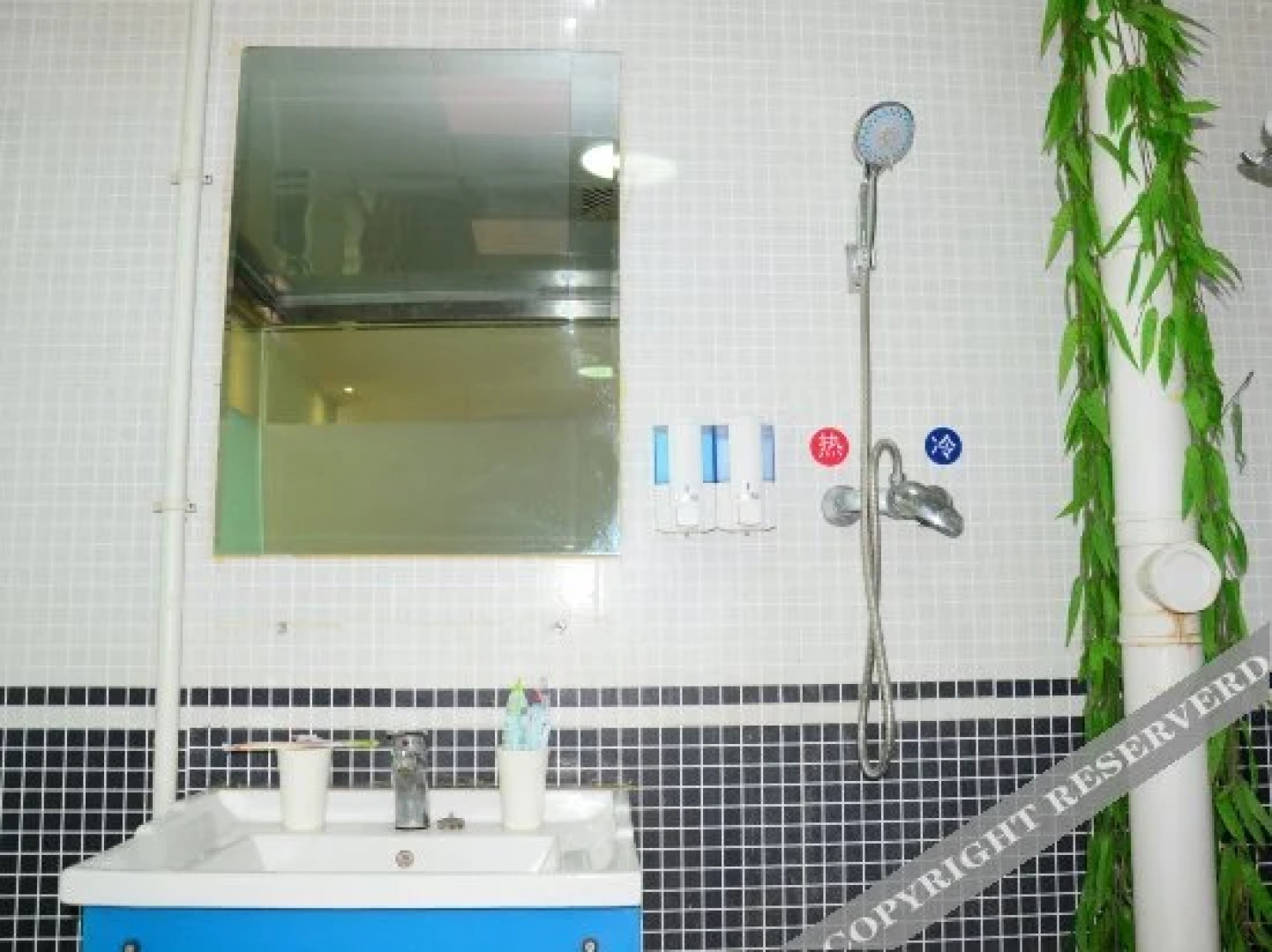 Fengjing Business Hotel