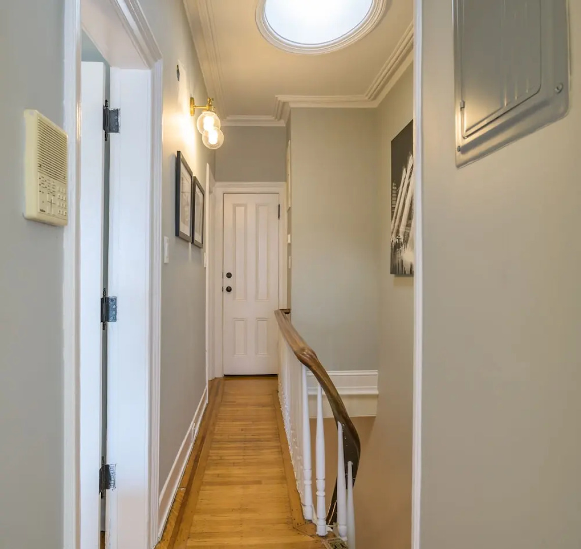 Deedee's Brownstone Van Vorst Park