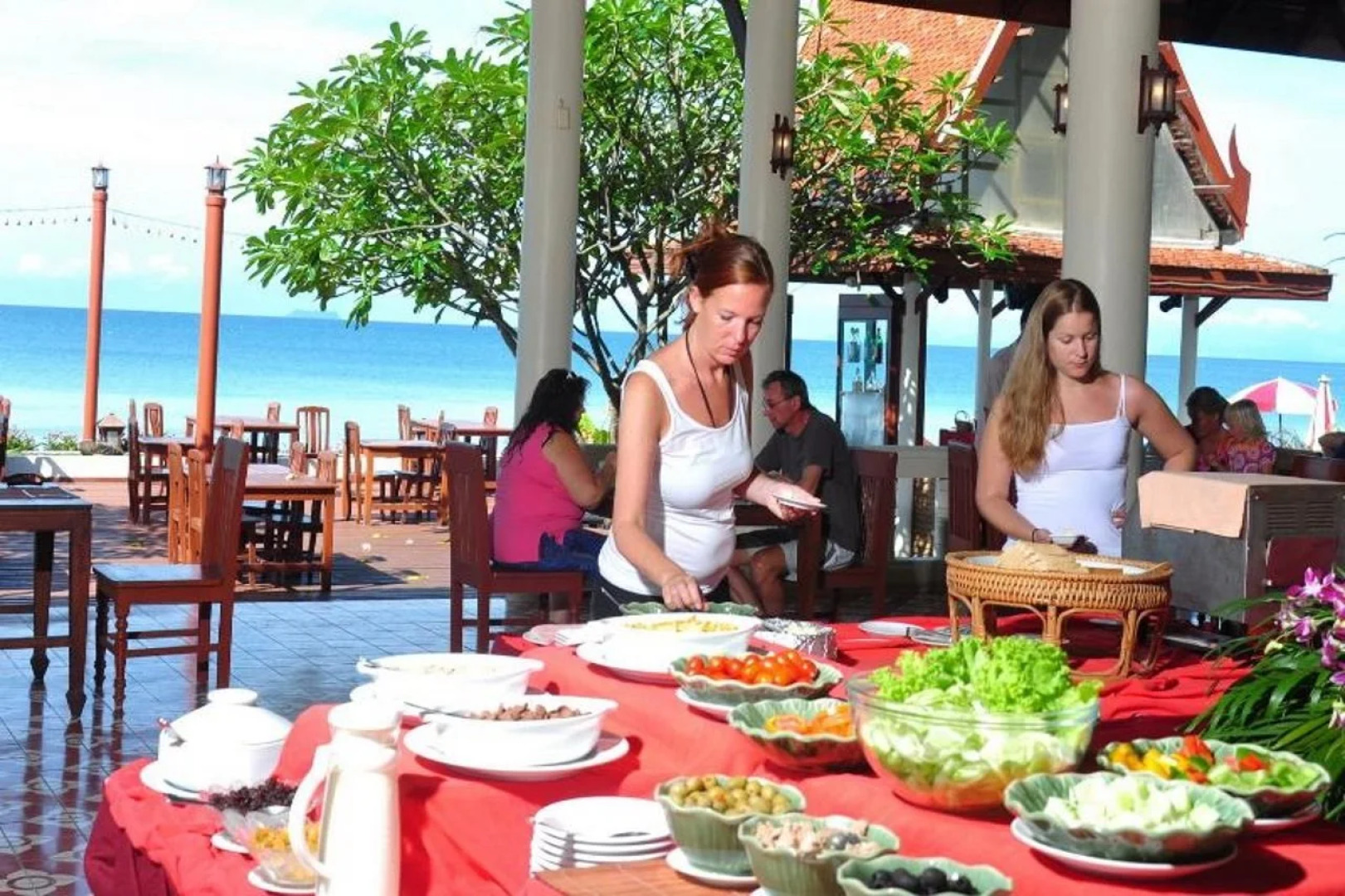 Royal Lanta Resort & Spa