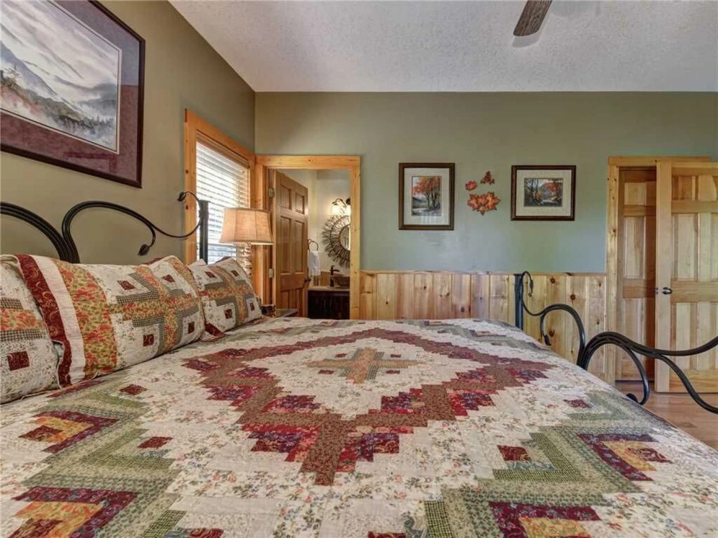 Riversound Romance 2 Bedroom Home with Hot Tub