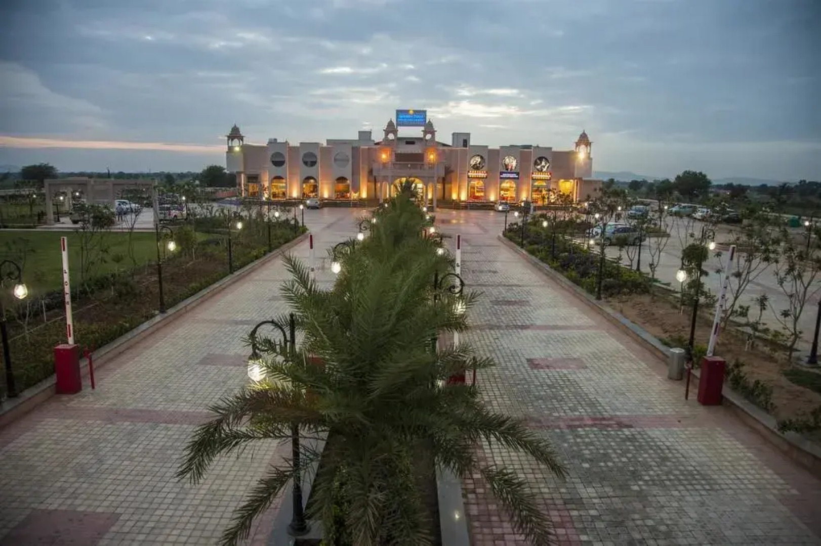 Golden Tulip Neemrana