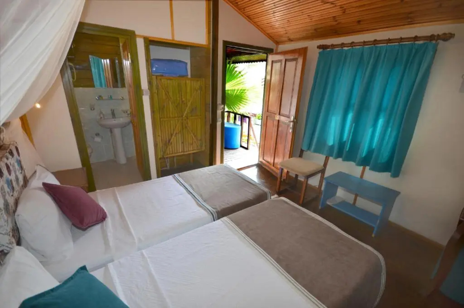 Blu Brezza Marine Hotel