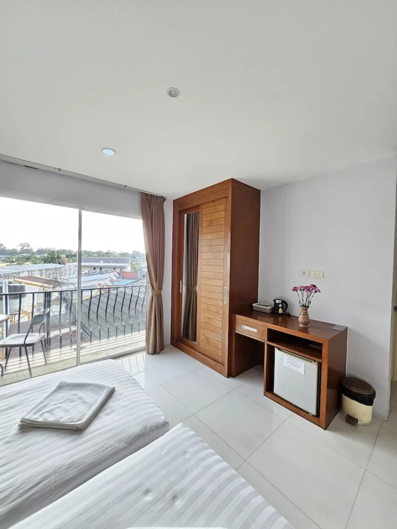 Отель La Xenia Kata Beach