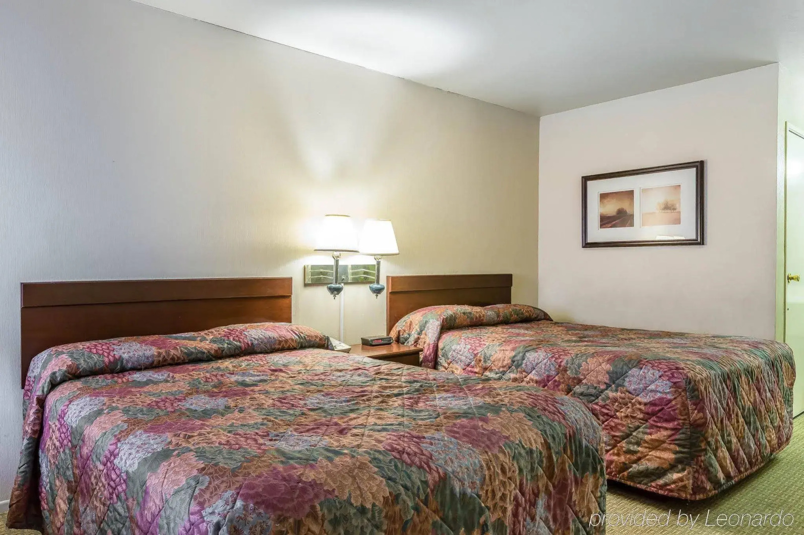 Rodeway Inn Magic Mountain Area