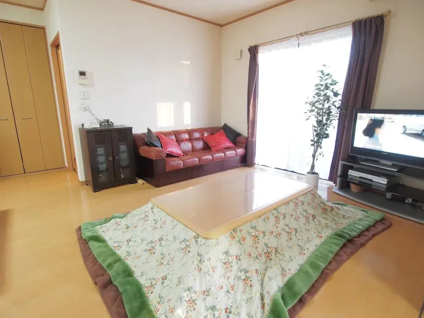 Okazaki House up to 8 People