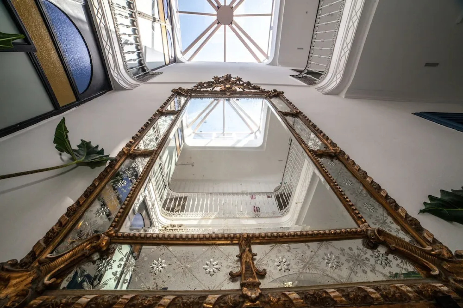 La Casa Amarilla Rooms & Suites