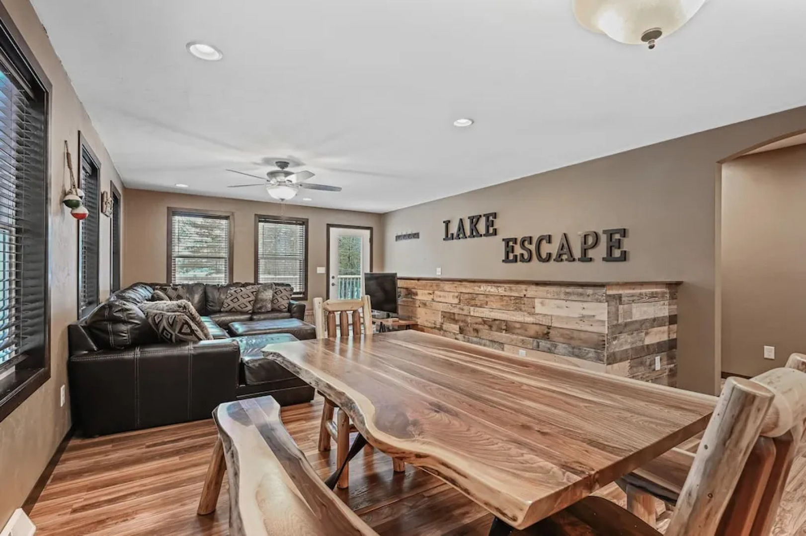 Tranquil Lakefront Oasis - Fire Pit Fishing BBQ