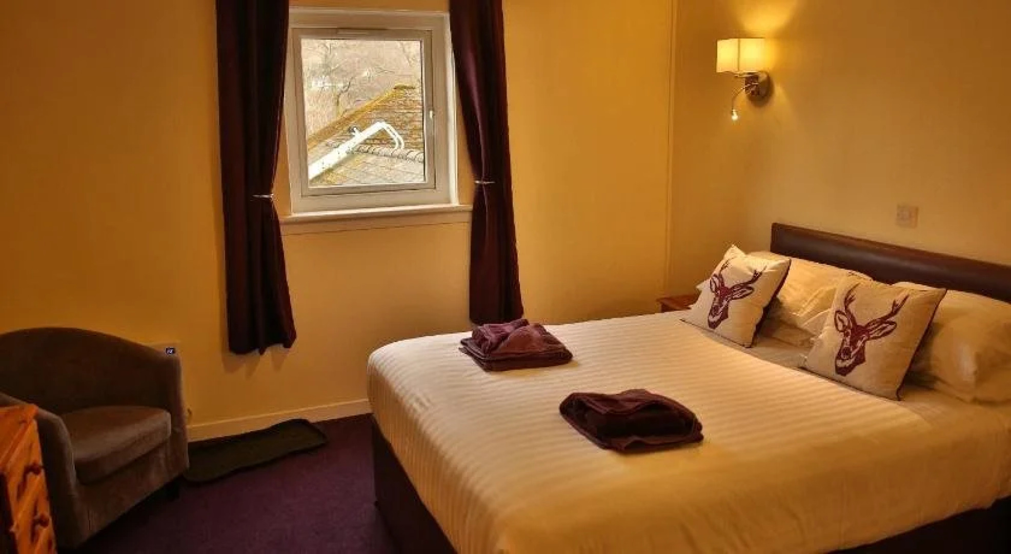 MacDonald Hotel & Cabins