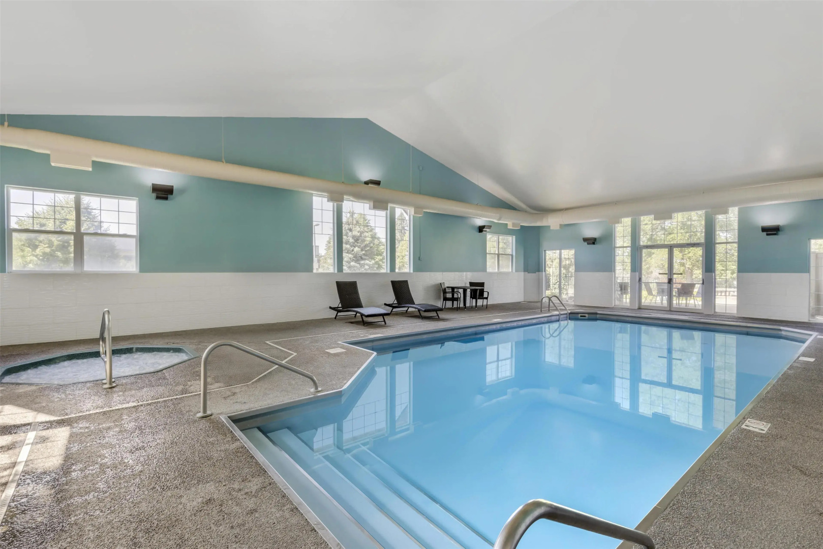 Best Western Plus Riverfront Hotel & Suites