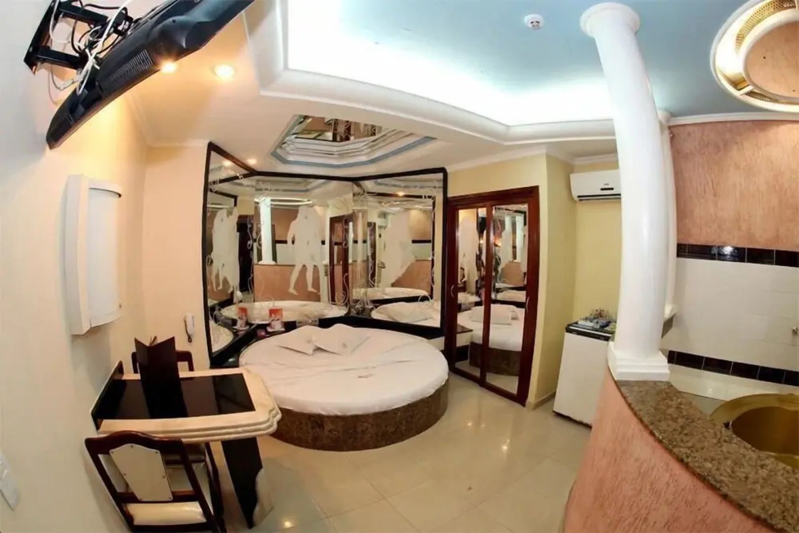 Hotel & Motel Le Baron