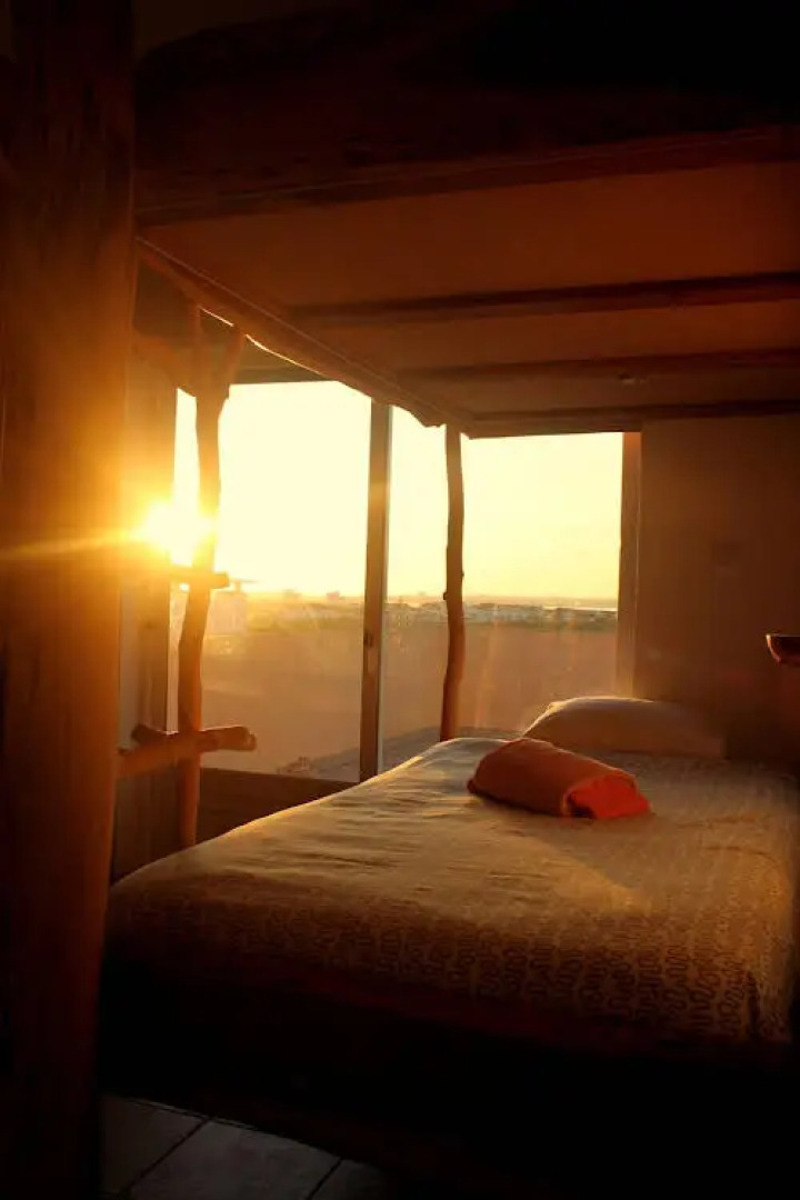 Almagreira Surf Hostel