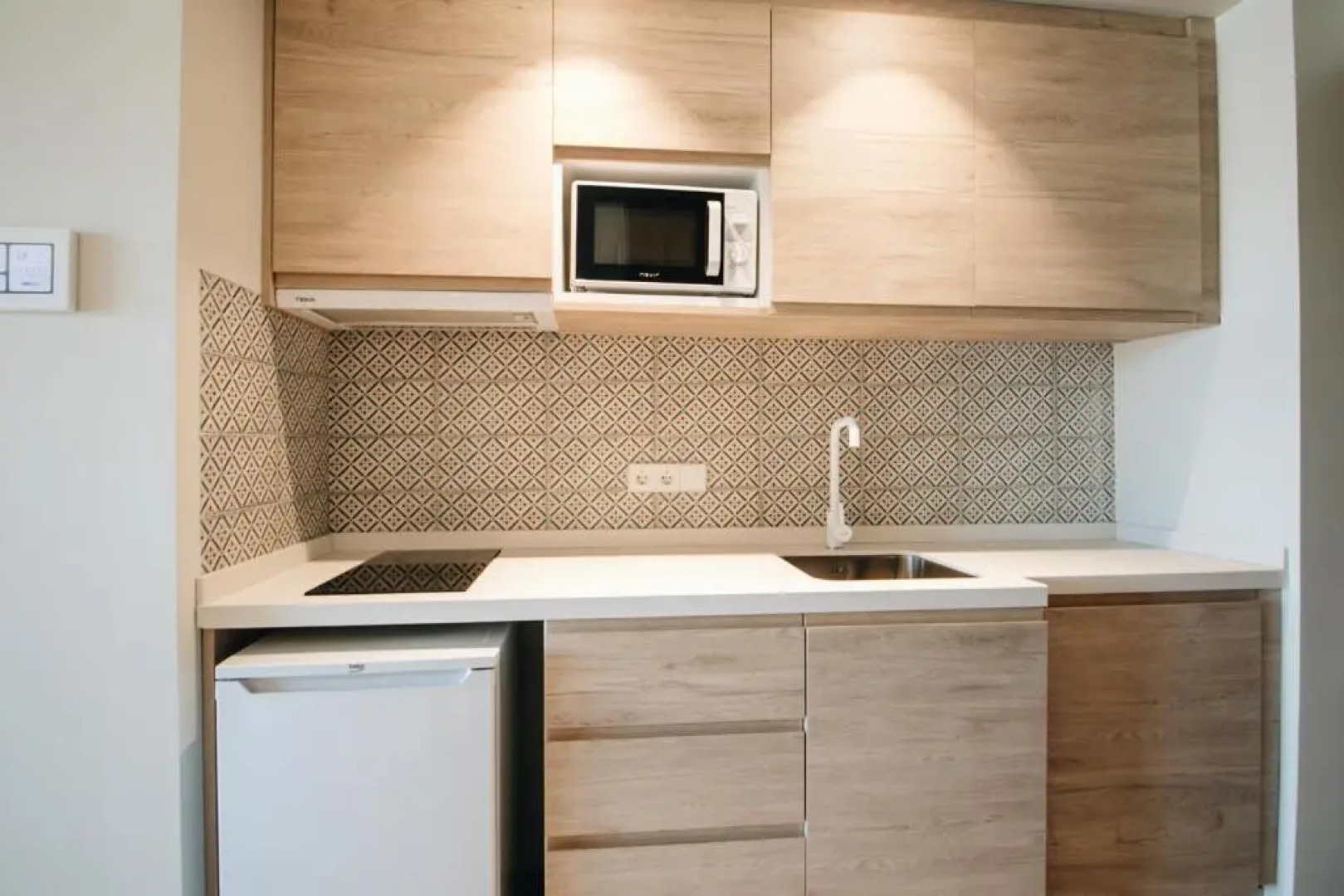 The White Apartments - Только для взрослых