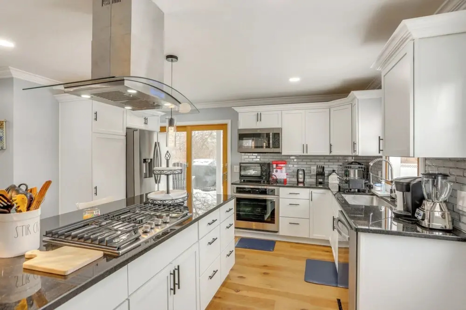 7 Mi to Cedar Point: Retreat w/ Hot Tub & Gazebo