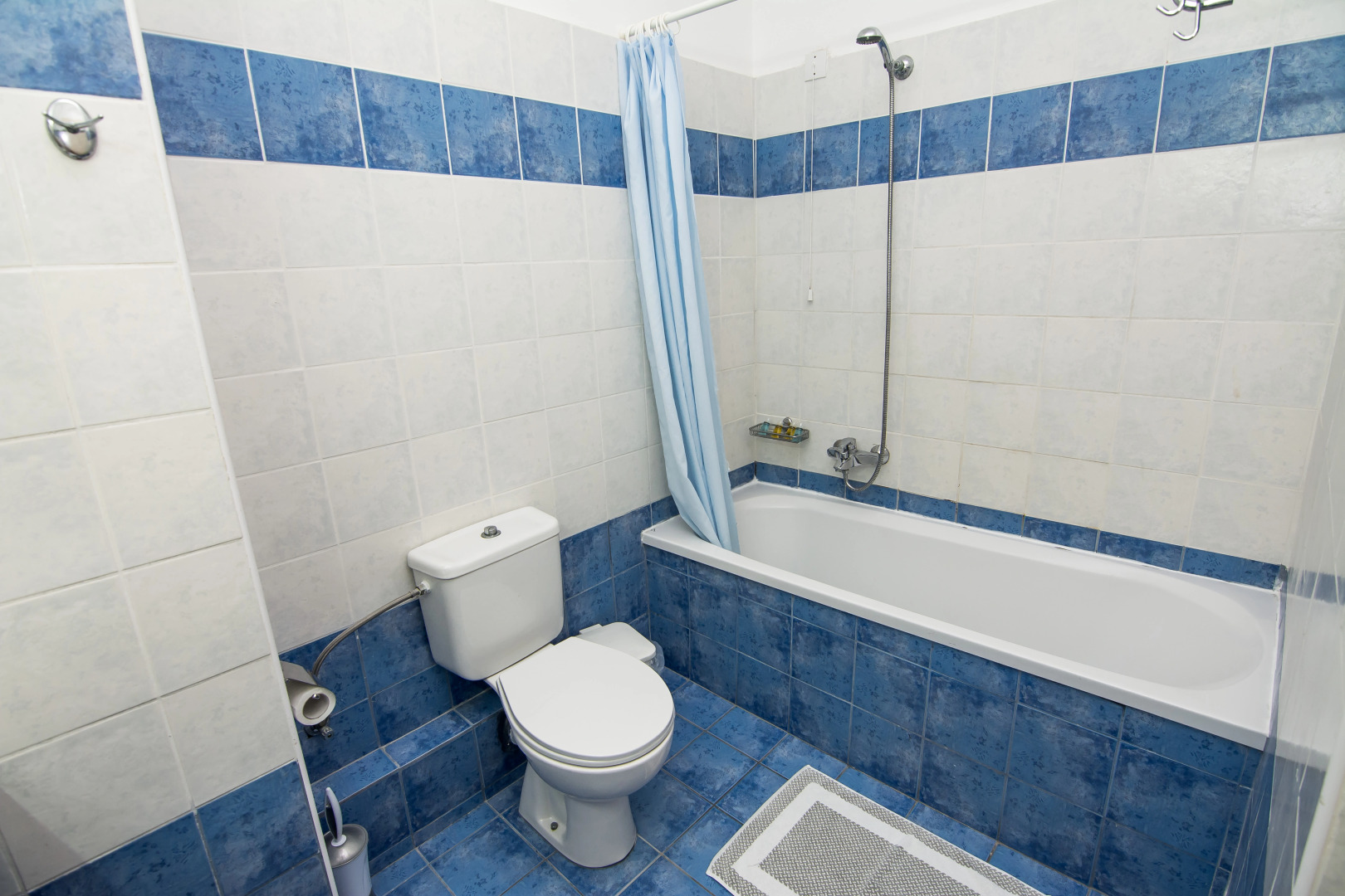 Отель Alexandros 