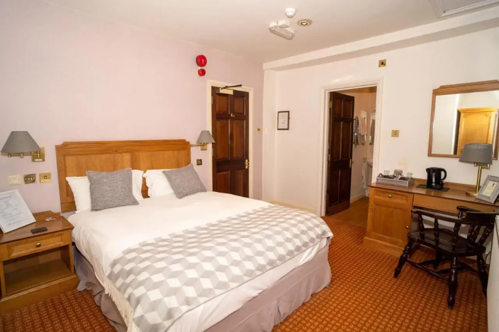 The Silver Cup - Inn