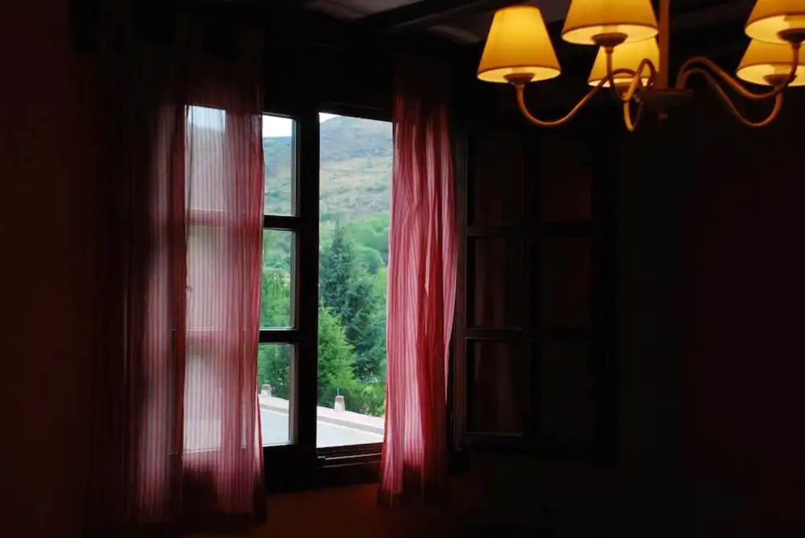 House With 2 Bedrooms in Fresneda de la Sierra Tirón, With Furnished Terrace