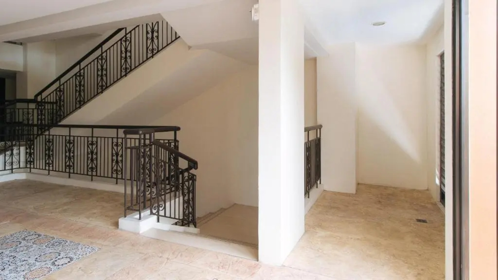 RedDoorz Premium @ Paseo Verde Las Pinas