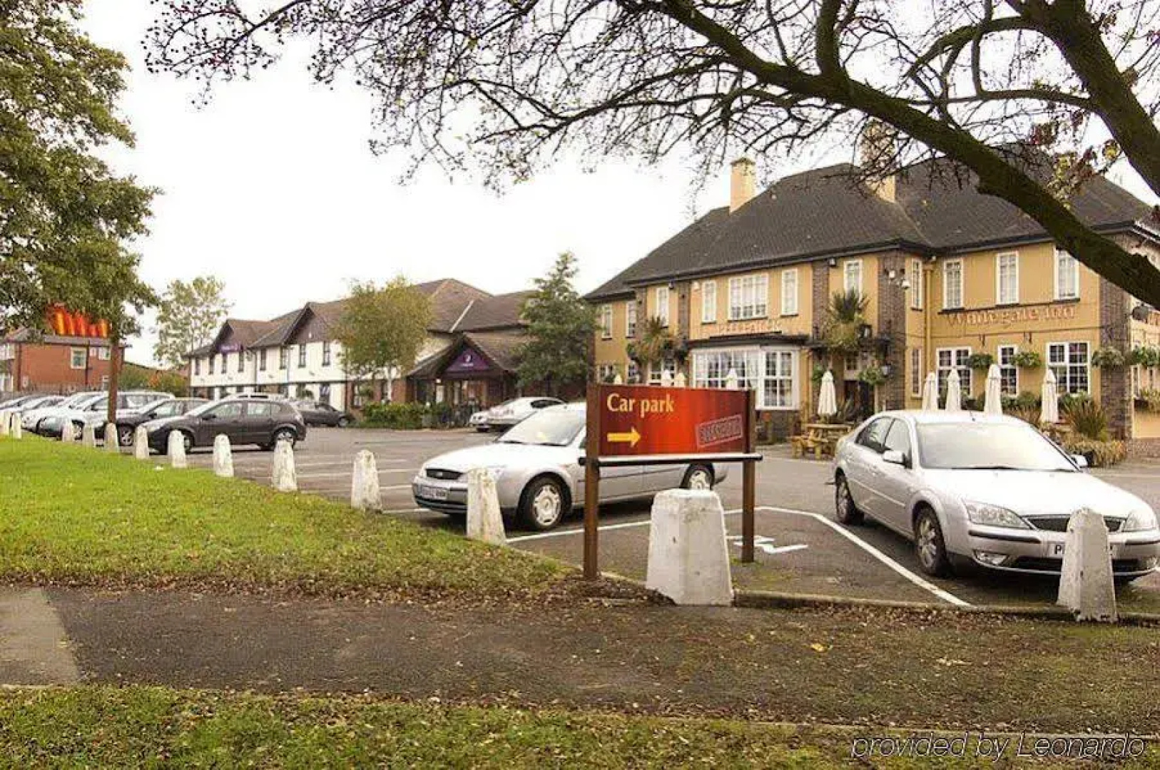 Premier Inn Oldham - Broadway