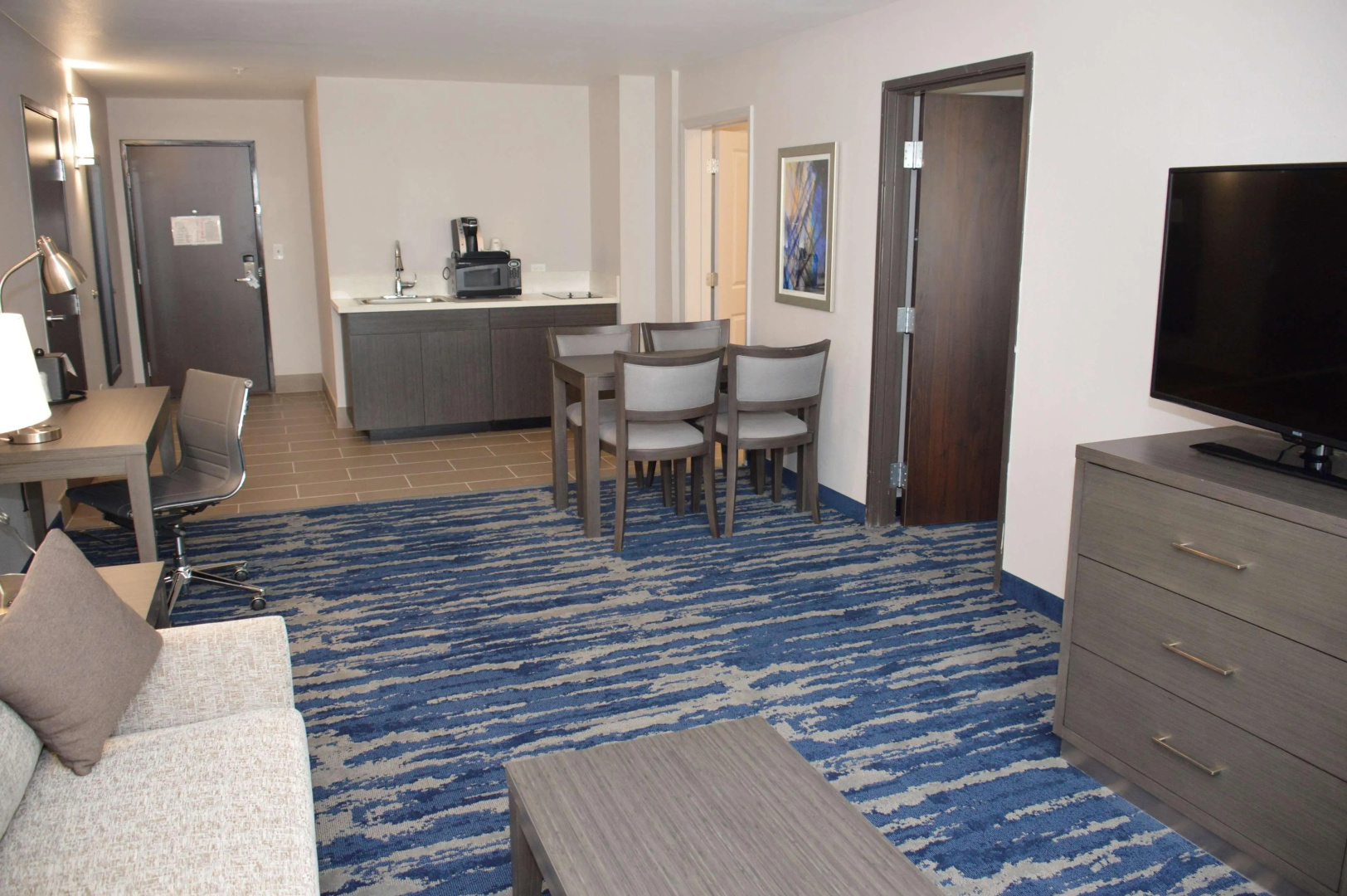Best Western Plus Rama Inn & Suites