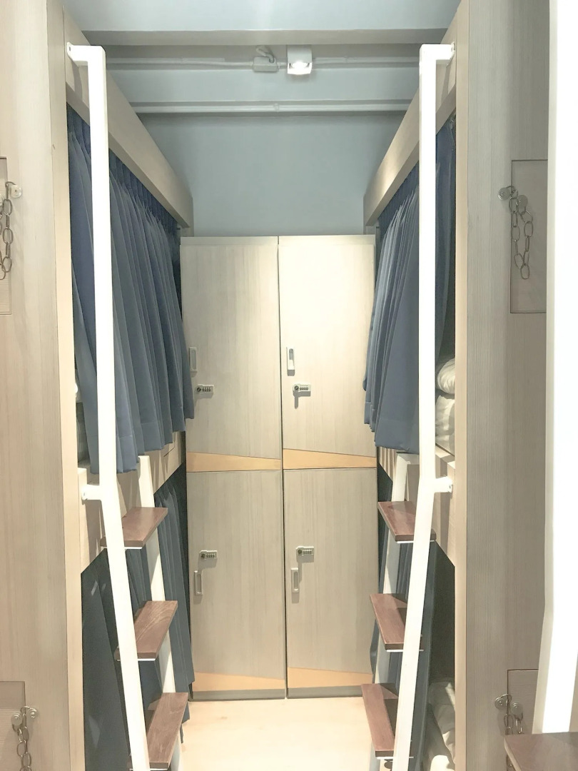 Kinnon Deluxe Hostel Coworking Cafe