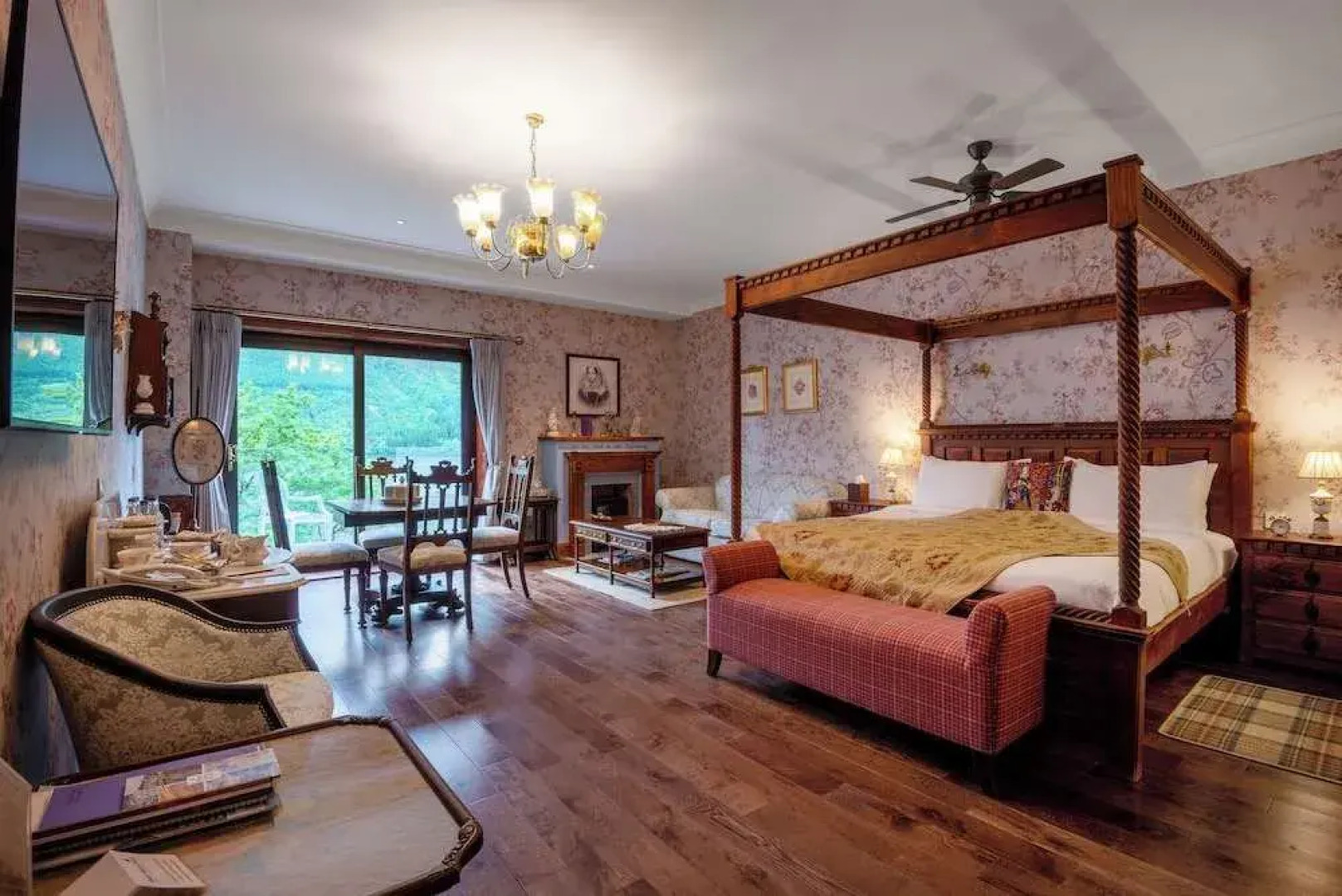 Whispering Pines Lodge