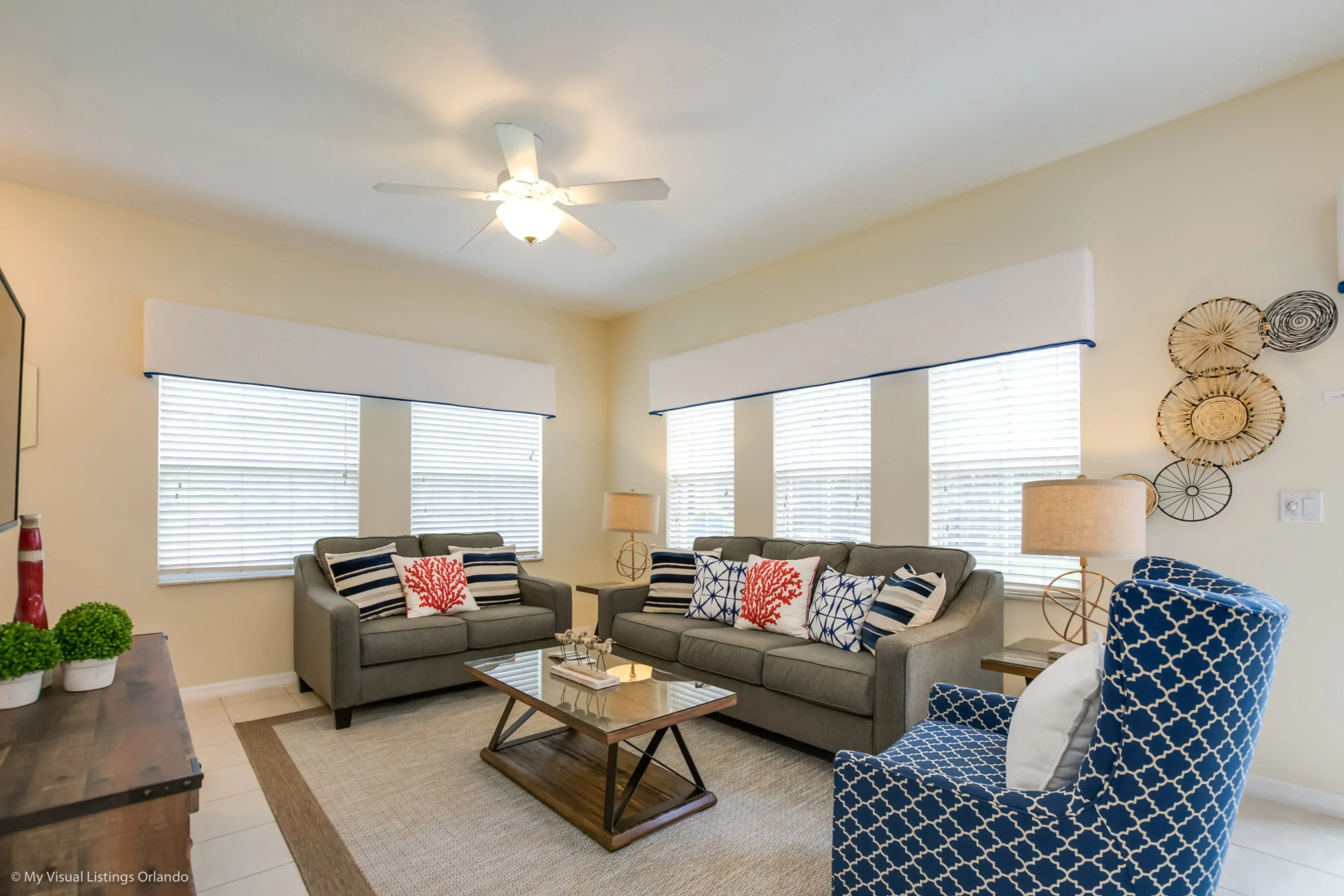 4 bed town home with full size pool Close to Disne