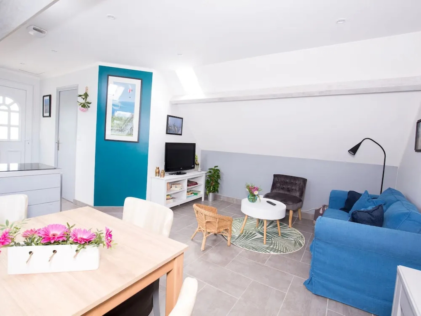 Stunning Holiday Home in Quinévilla Near Beach