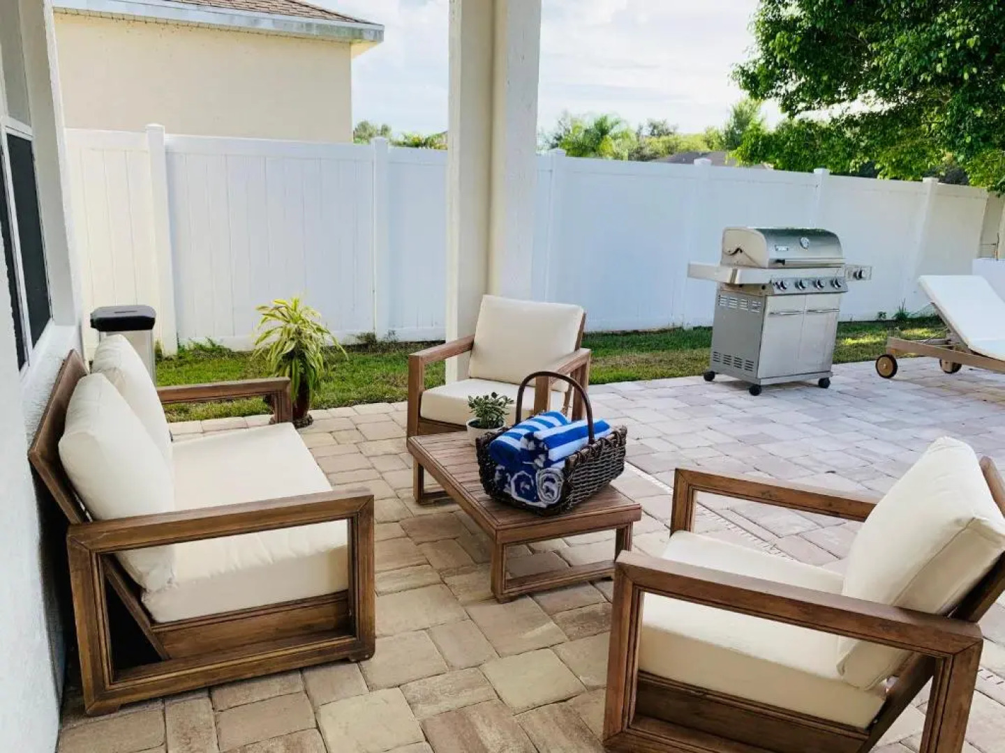 Paradise Pool Home Near IMG and Siesta Key Beach