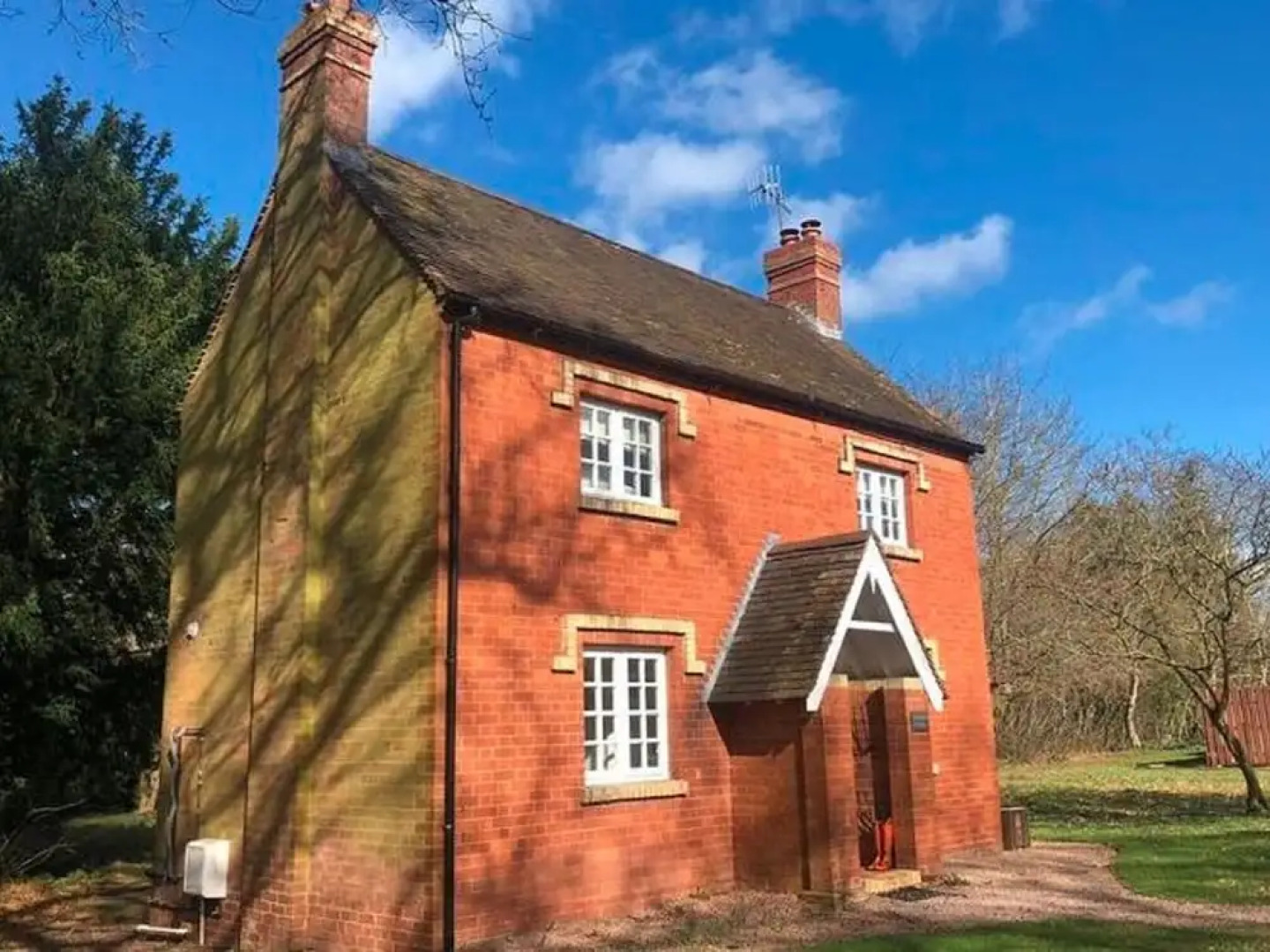 Vintage Holiday Home in Worcestershire With Jacuzzi