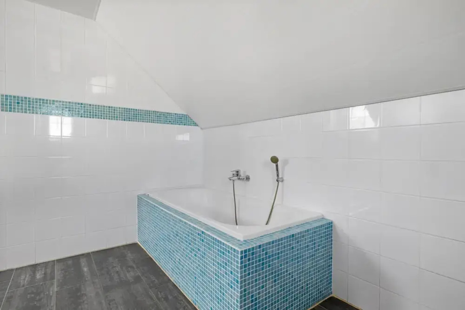 Nature Private Pool Gazebo Outdoor Dining