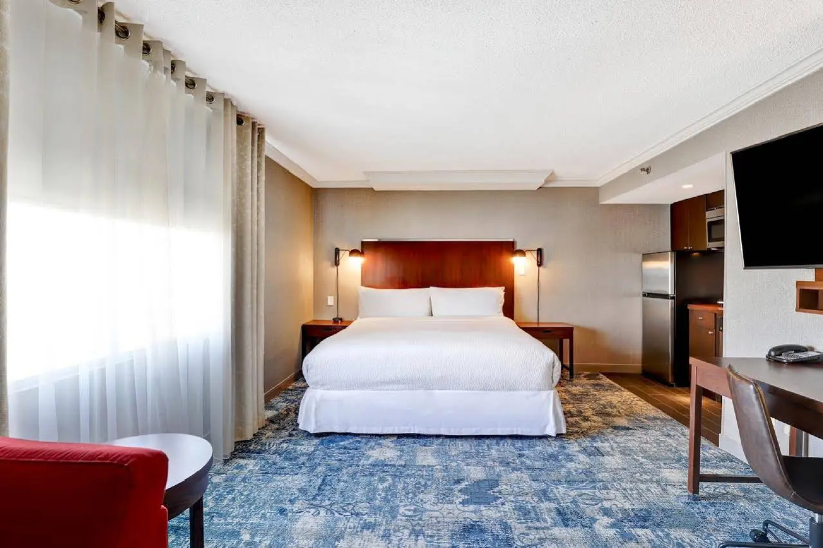 Отель Four Points by Sheraton Toronto Mississauga