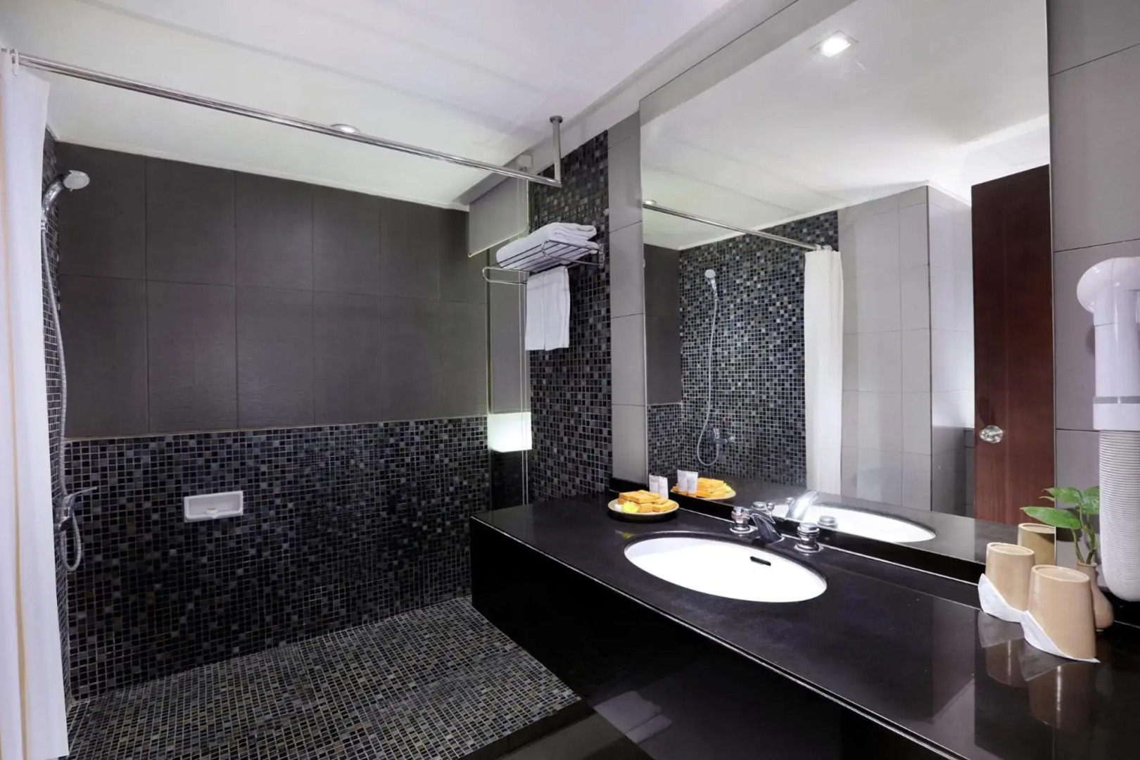Grand Candi Hotel
