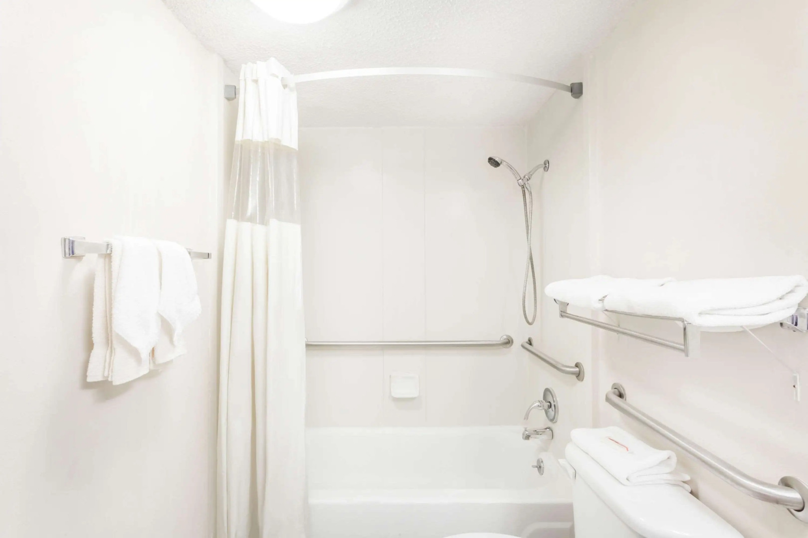 Days Inn by Wyndham Martin