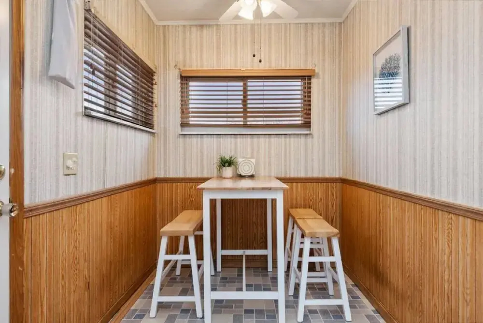 4BR Chalet with Seasonal Pool Hot Tub
