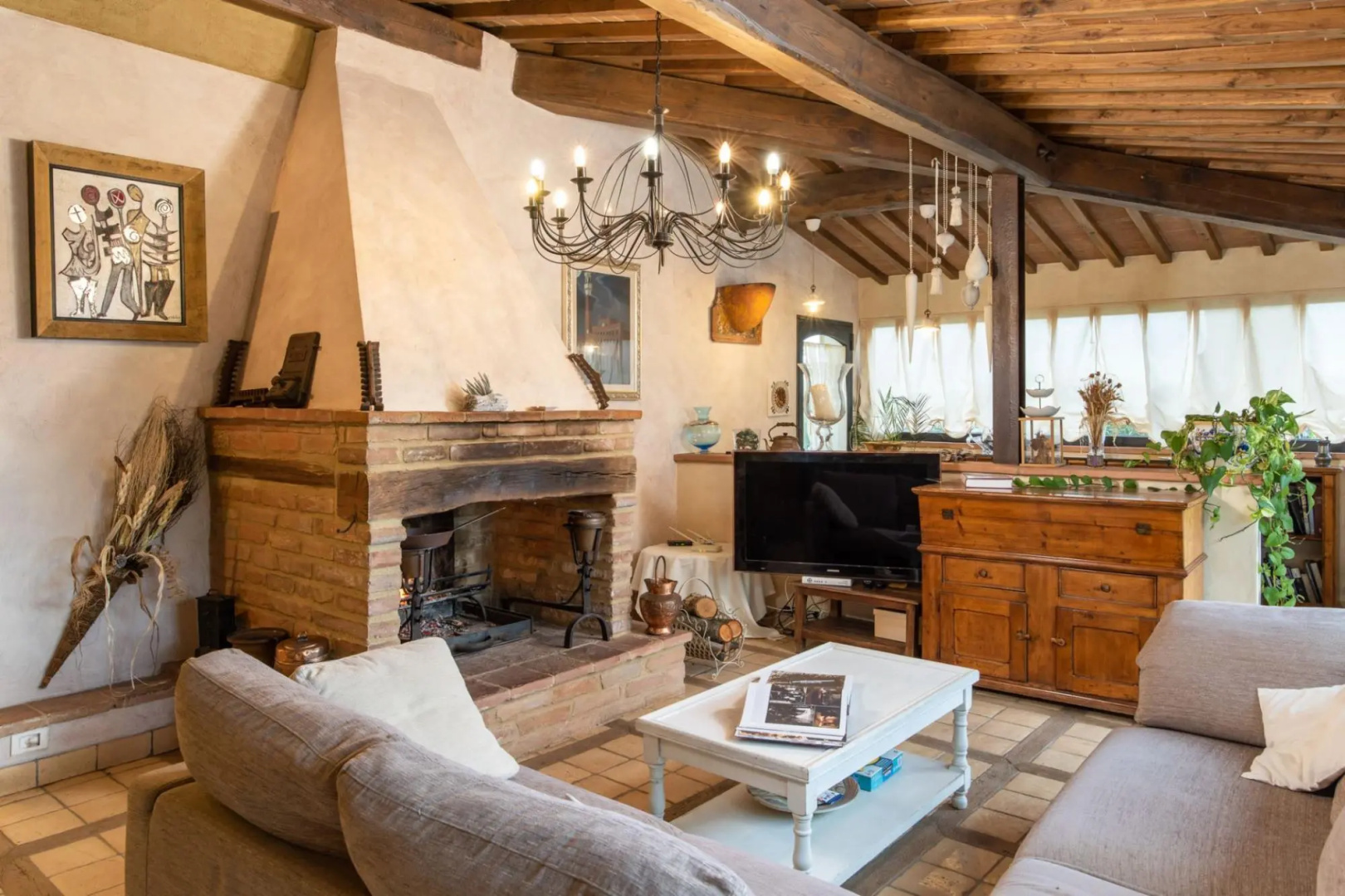 Beautiful villa immersed in the Tuscan countryside with private swimming pool and sauna-Villa L' Elsa