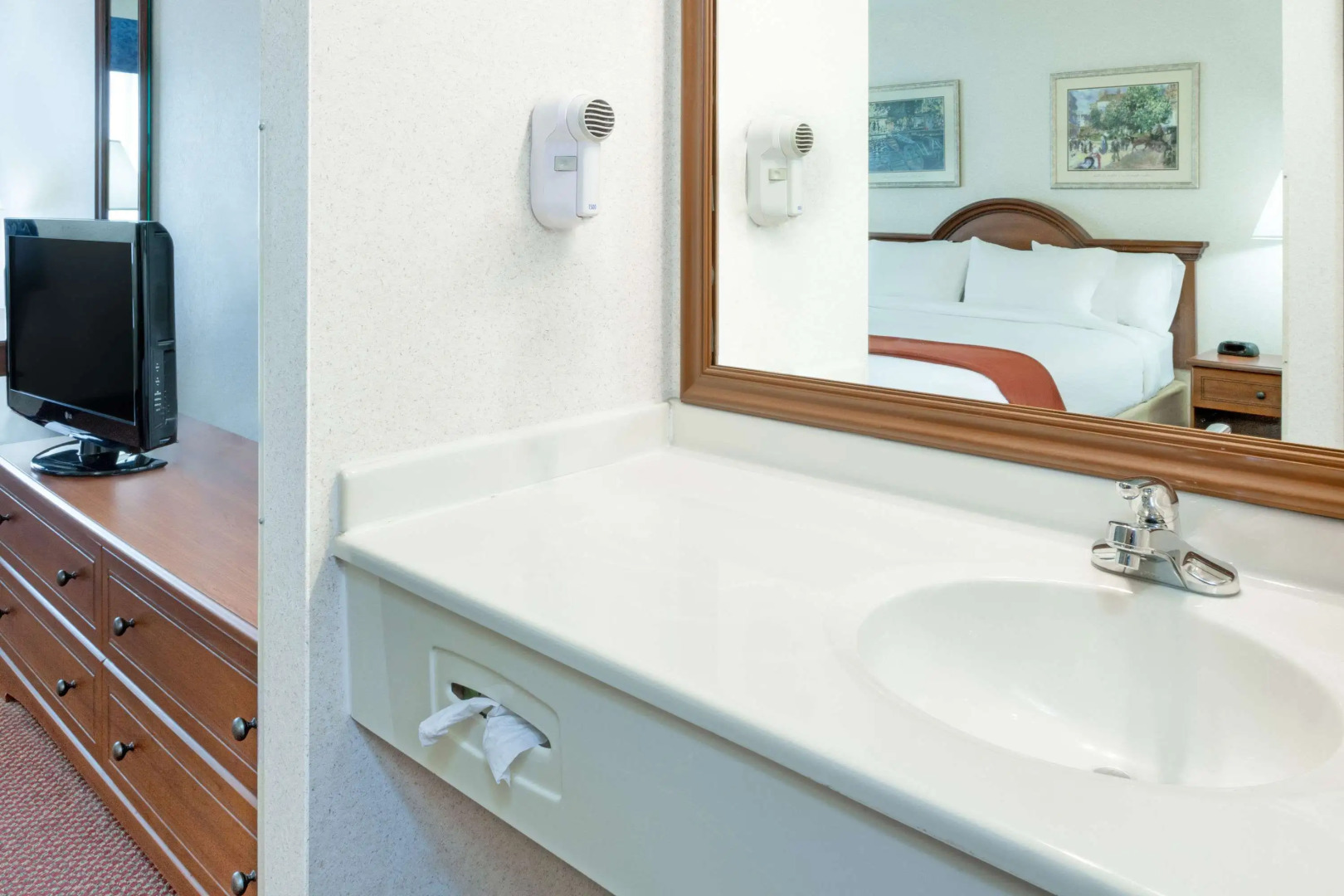 Baymont by Wyndham Howell/Brighton