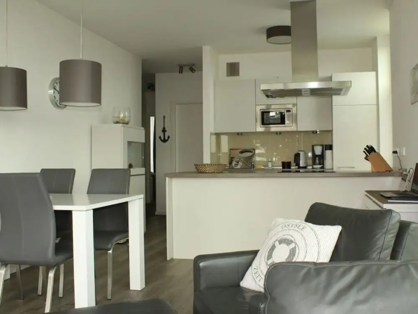 Seaside, South Cape Apartment D5