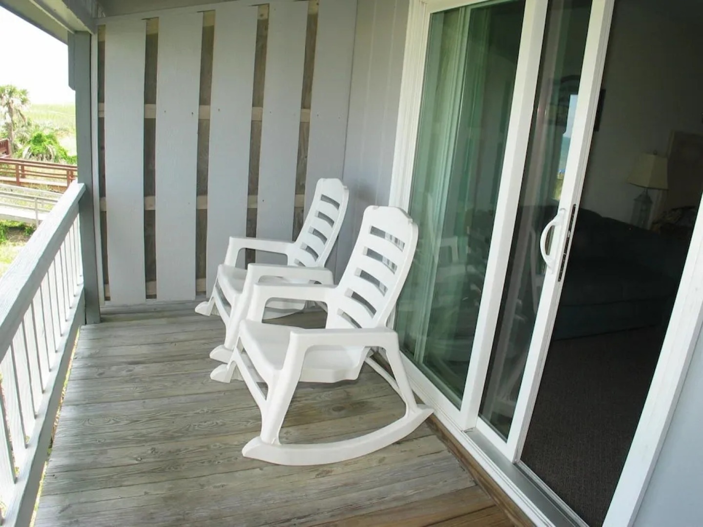 Beach House Inn and Suites