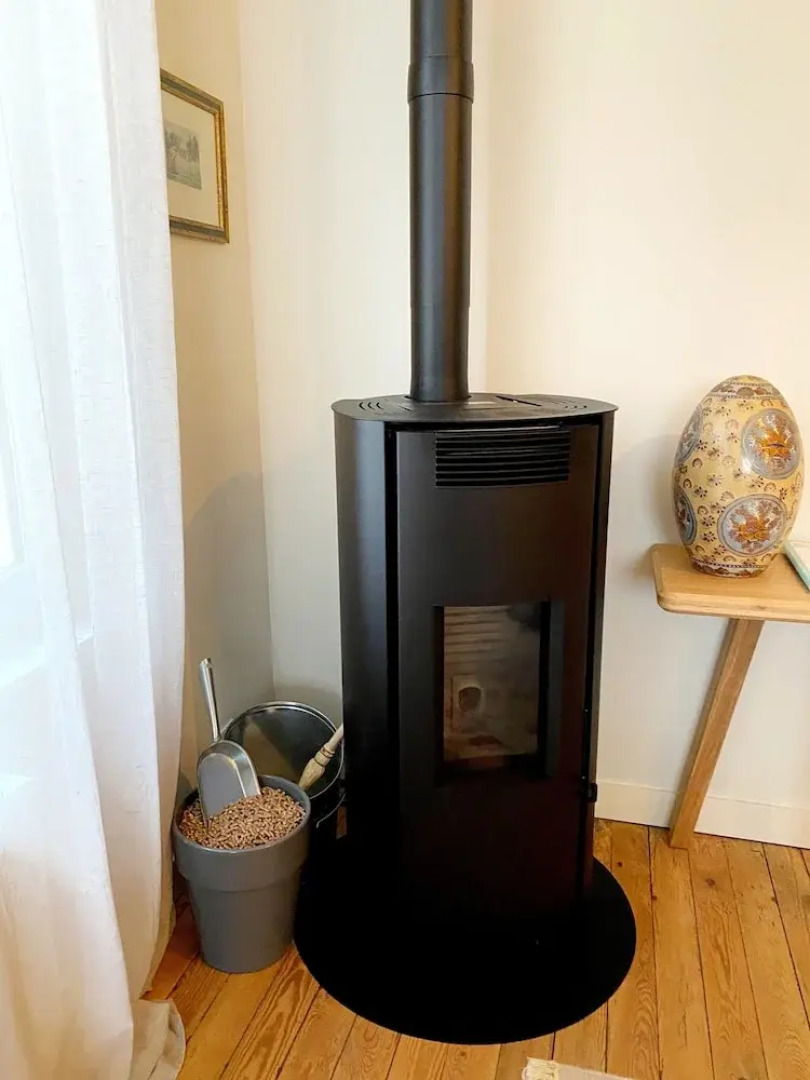 Chaleureuse Maison Avec Grande Terrasse au Calme