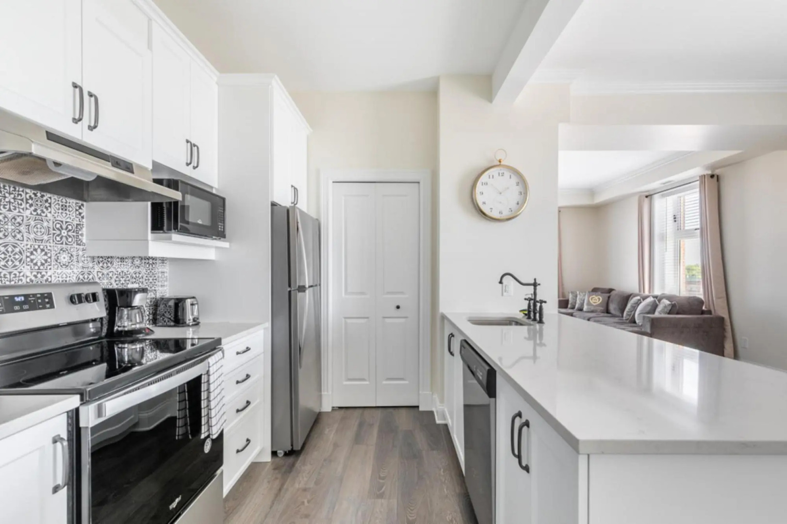 Luxury Rideau Apartments 2bdp6nobalcony1queen2twin