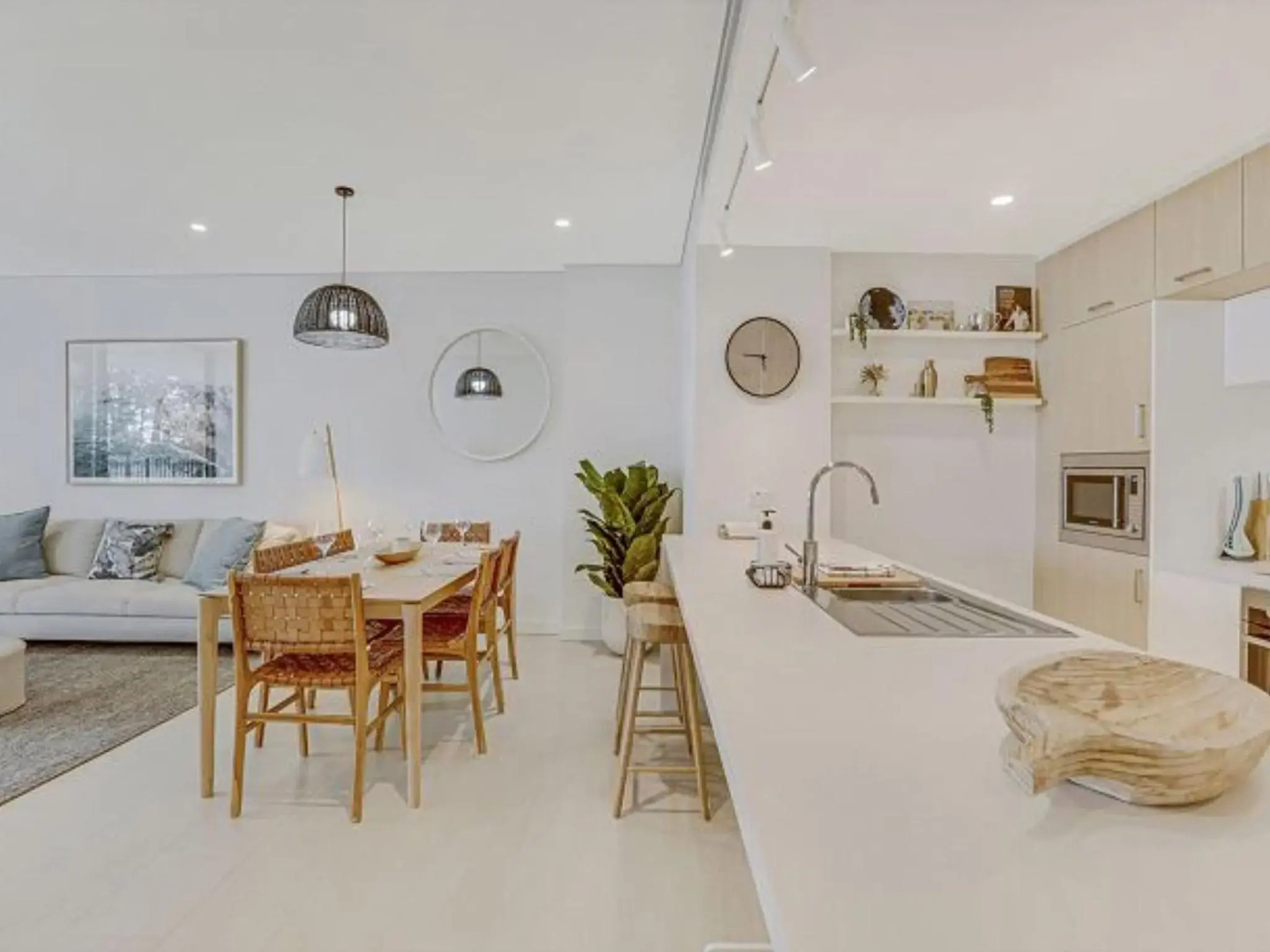 Luxury High End Unit Private Courtyard on Ground Level