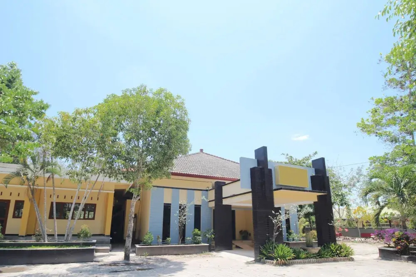 Airy Praya Pejanggik 8 Lombok