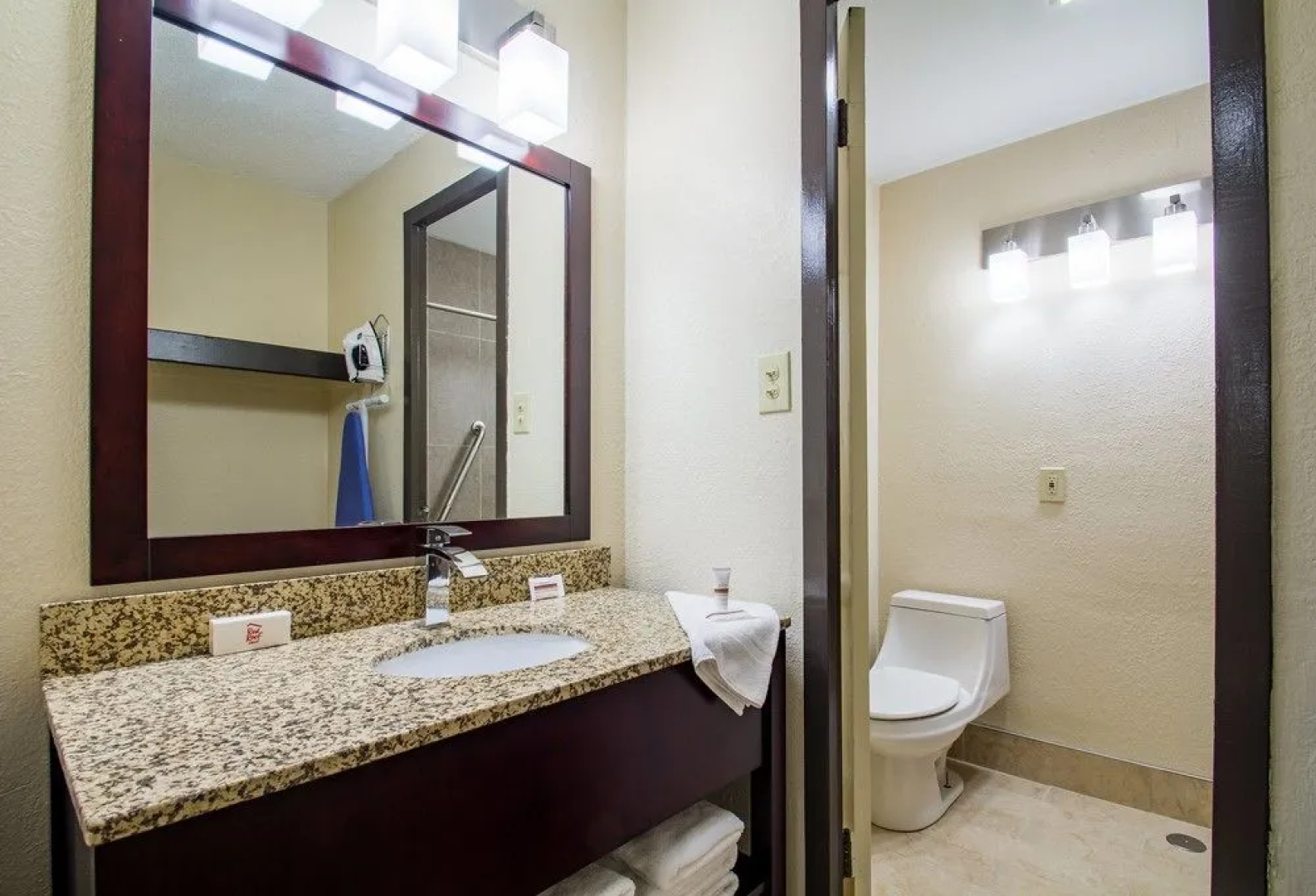 Travelodge Batavia Darien Lake Theme Park