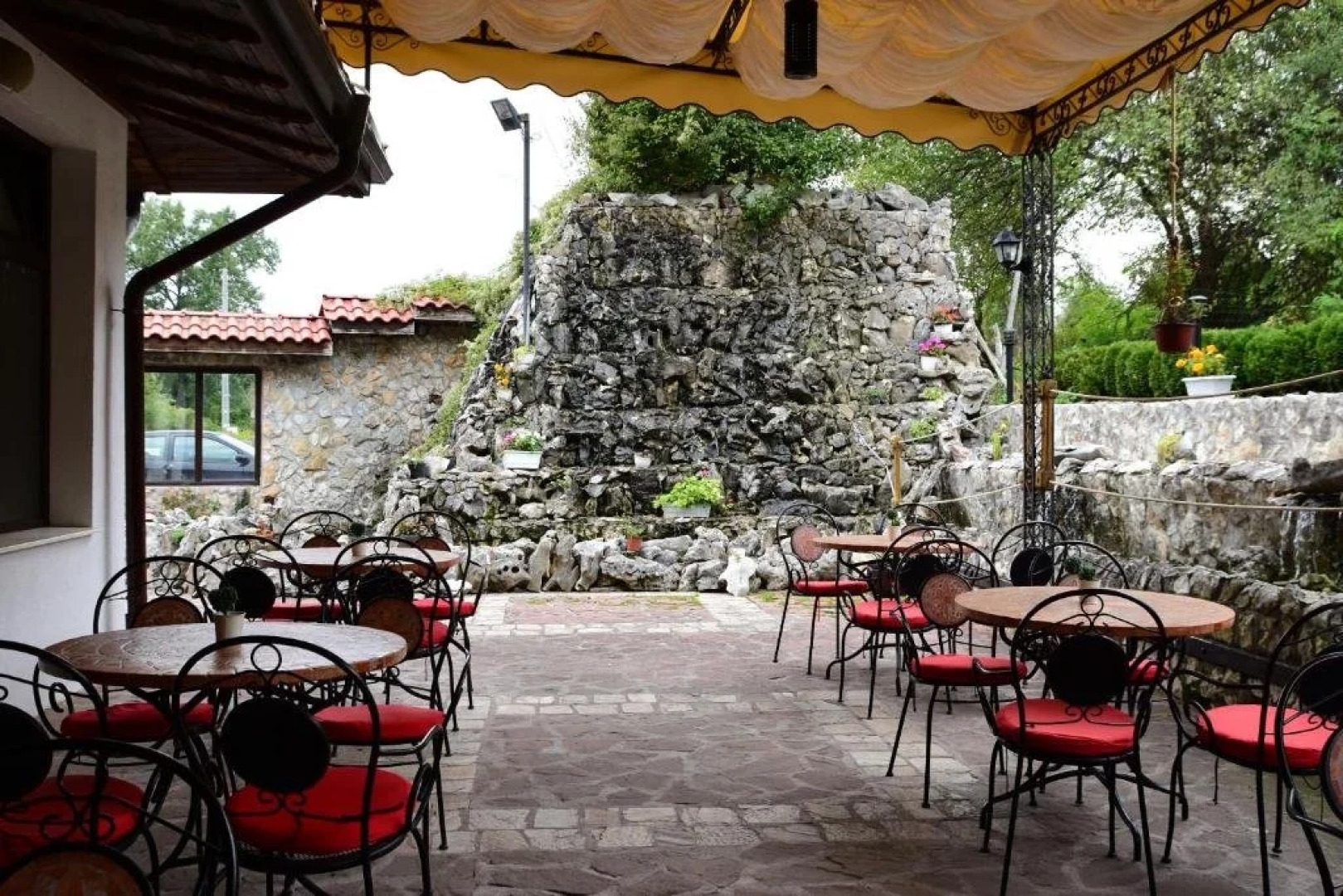 Complex Praveshki Hanove