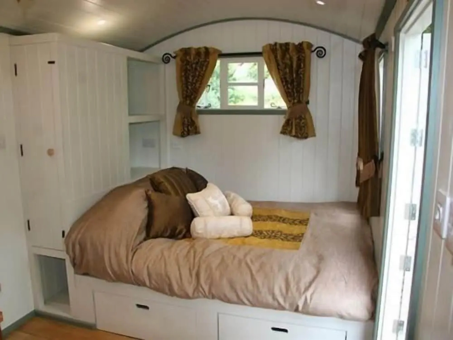 Posh Huts
