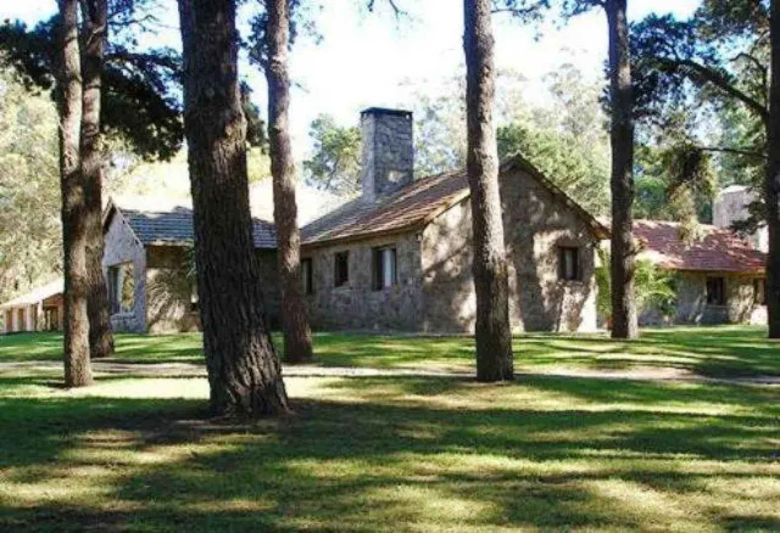 Los Nobles Hostal de Bosque