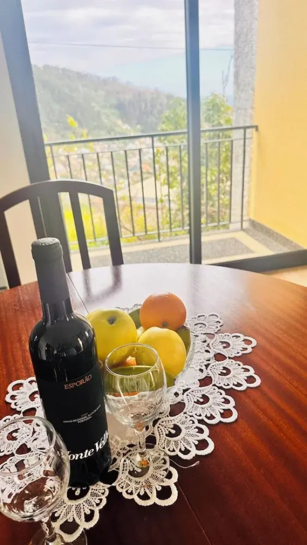 Panoramic sea and Mountain View 2 Bedroom House