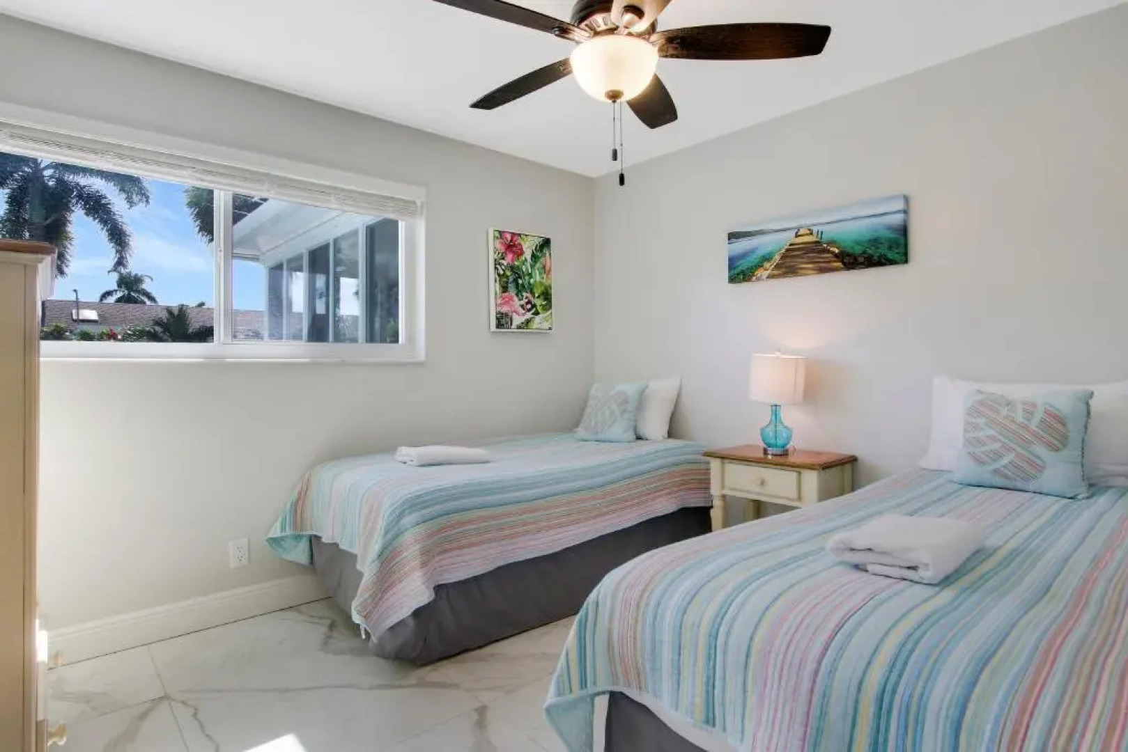 Inlet House, heated pool and hot tub, walk to local beach